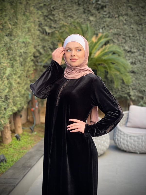 Modern Embroidery Black Velvet Abaya Al Karam Qadri Modern Embroidery Black Velvet Abaya Al Karam Qadri