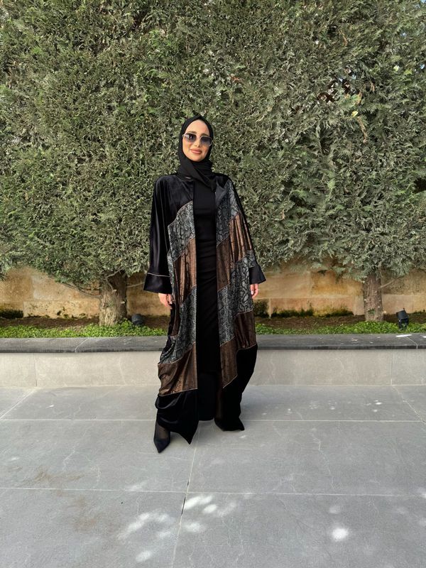 
                  
                    Black Elegant Open Turkish Abaya
                  
                