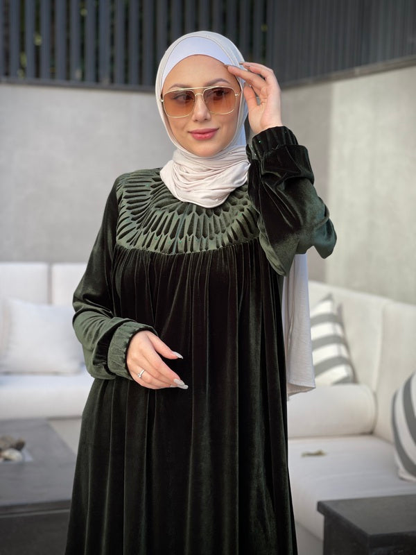 Velvet Abaya with Practical Front Closure – Al Karam Qadri