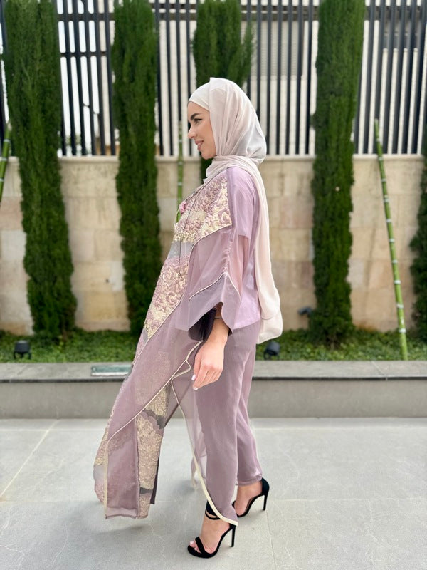 
                  
                    Modern Turkish Pink Abaya
                  
                