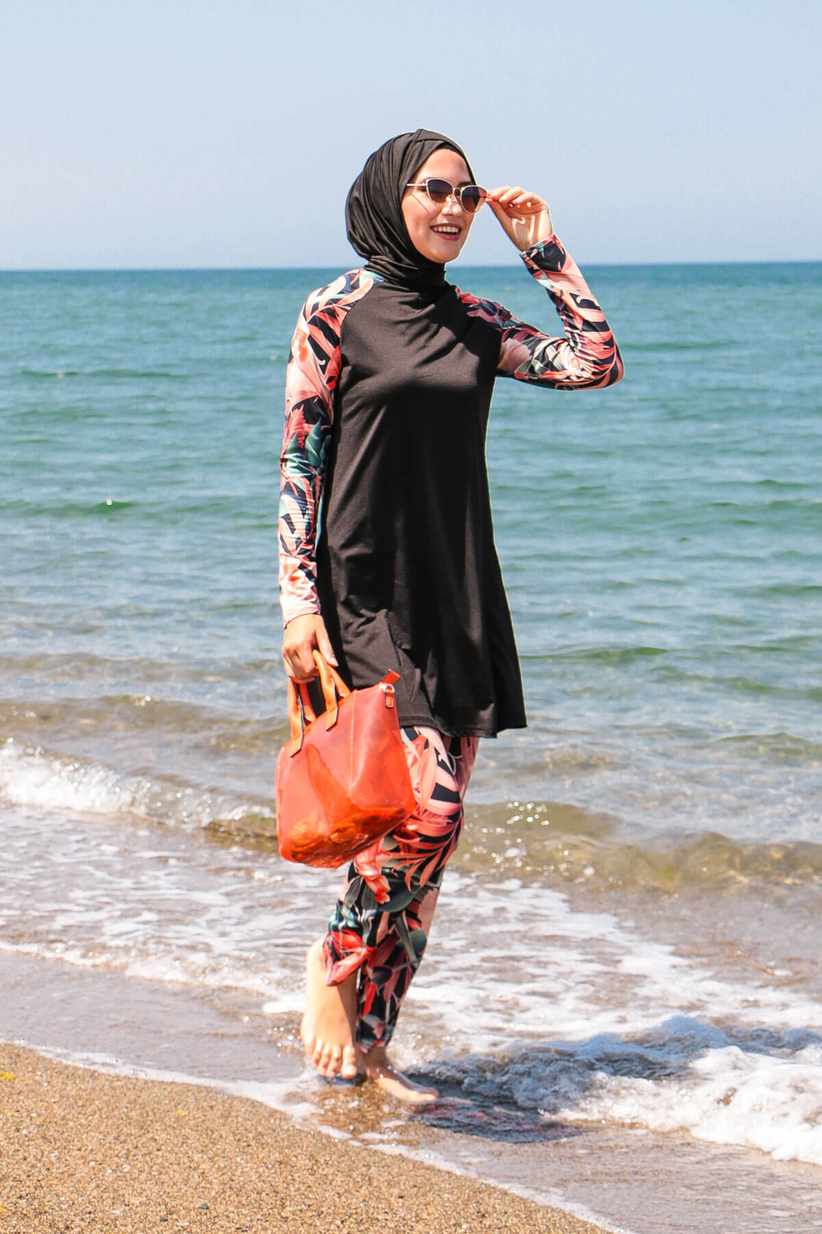 
                  
                    Tightrope Fastener Full Closed Hijab Swimsuit
                  
                