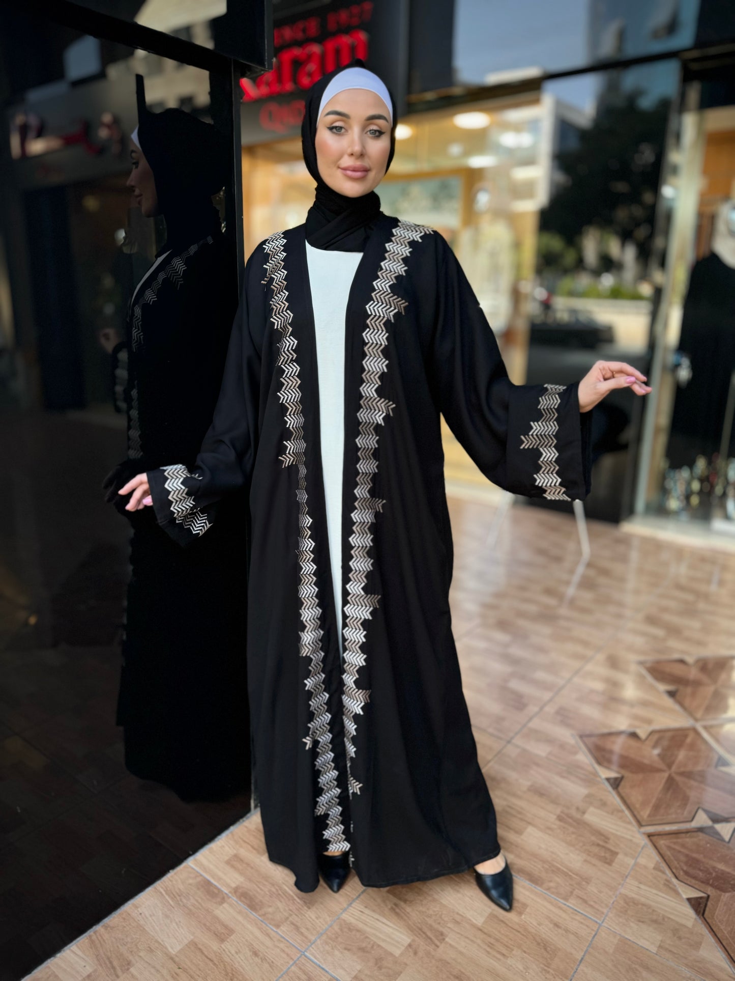 Detailed Chic Abaya