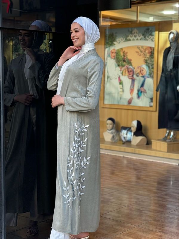Embroidered Elegance in an Open Abaya Cardigan