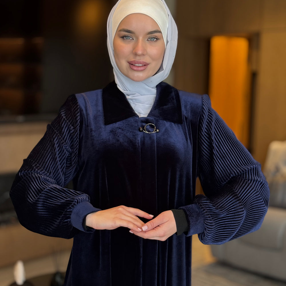 
                      
                        Unique Velvet Abaya
                      
                    