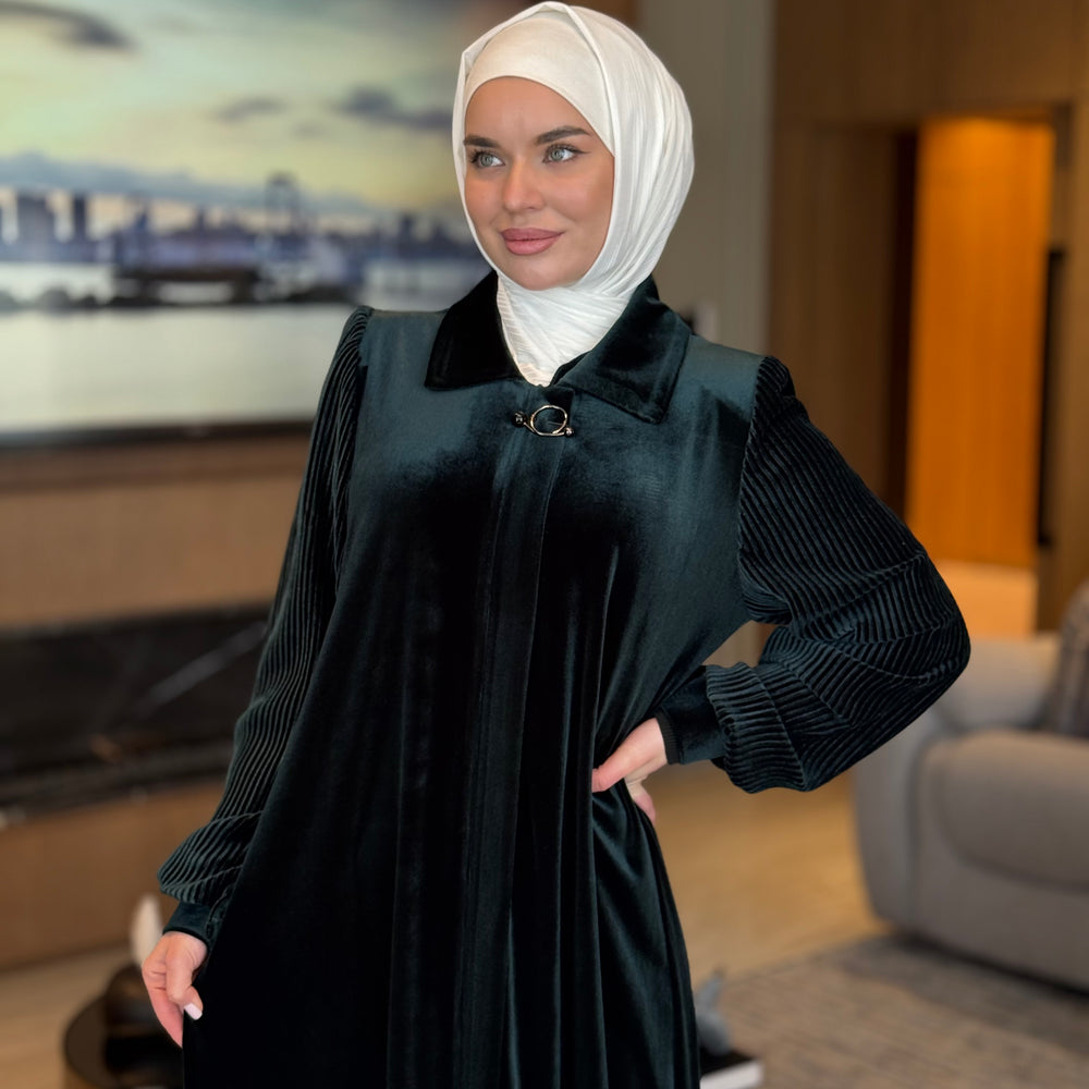 
                      
                        Unique Velvet Abaya
                      
                    