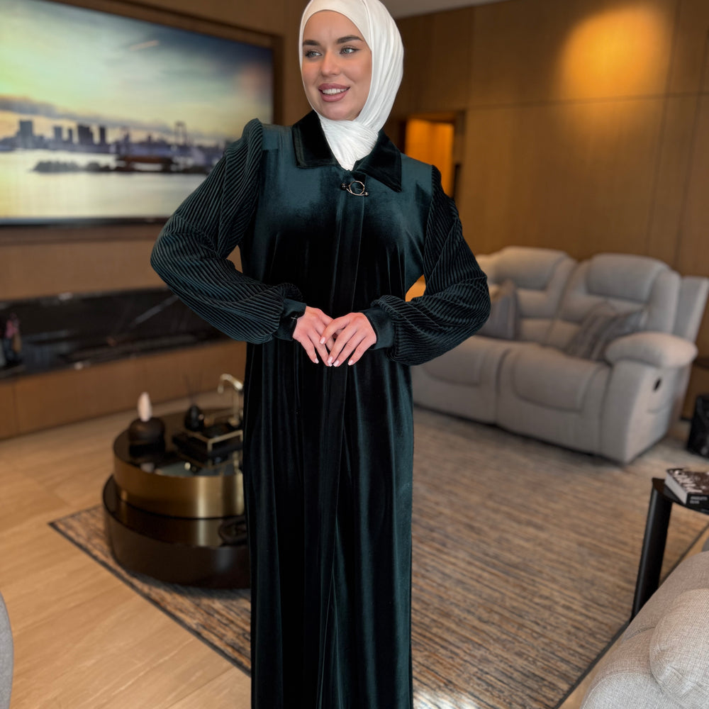 
                      
                        Unique Velvet Abaya
                      
                    