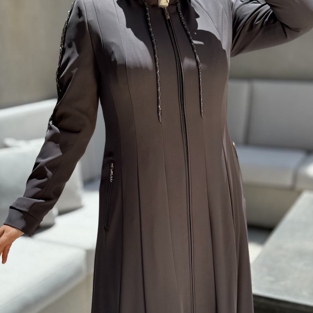 
                      
                        Comfortable  Jilbab With Rhinestone Details
                      
                    