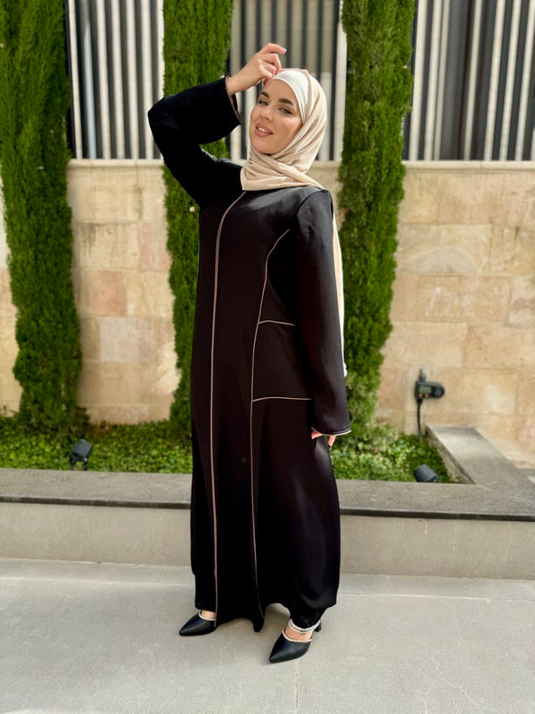 
                  
                    Practical and Distinctive Closed Abaya
                  
                