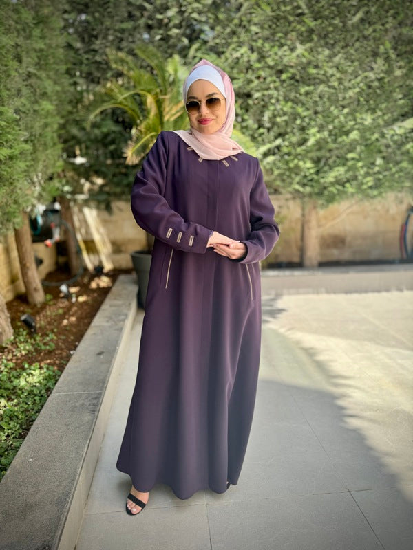 
                      
                        Distinctive and Elegant Jilbab
                      
                    