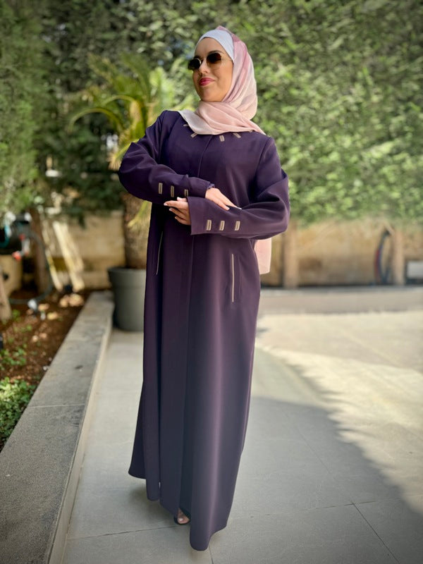 
                      
                        Distinctive and Elegant Jilbab
                      
                    