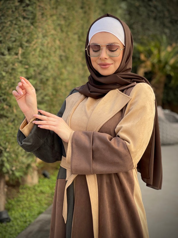 
                  
                    Winter Two-Piece Jilbab with Color Blocks
                  
                