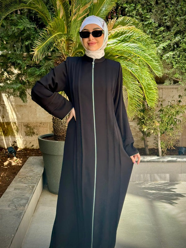 
                      
                        Practical and Distinctive Black Abaya
                      
                    