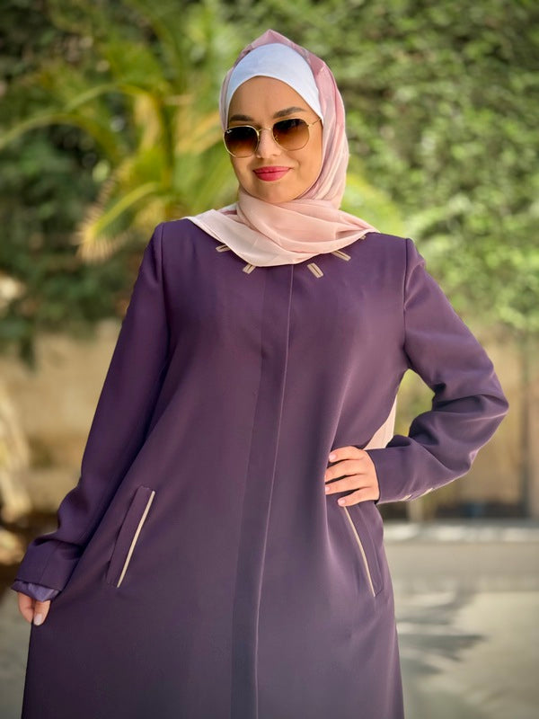 
                      
                        Distinctive and Elegant Jilbab
                      
                    