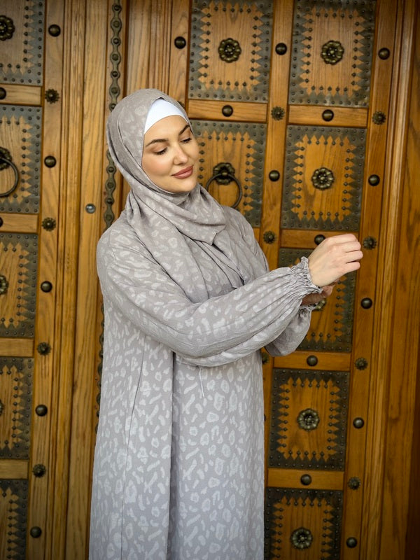 
                  
                    Prayer Set with Attached Sleeves and Scarf
                  
                