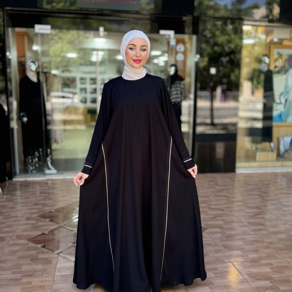 
                      
                        Embroidered Kuwaiti Abaya
                      
                    