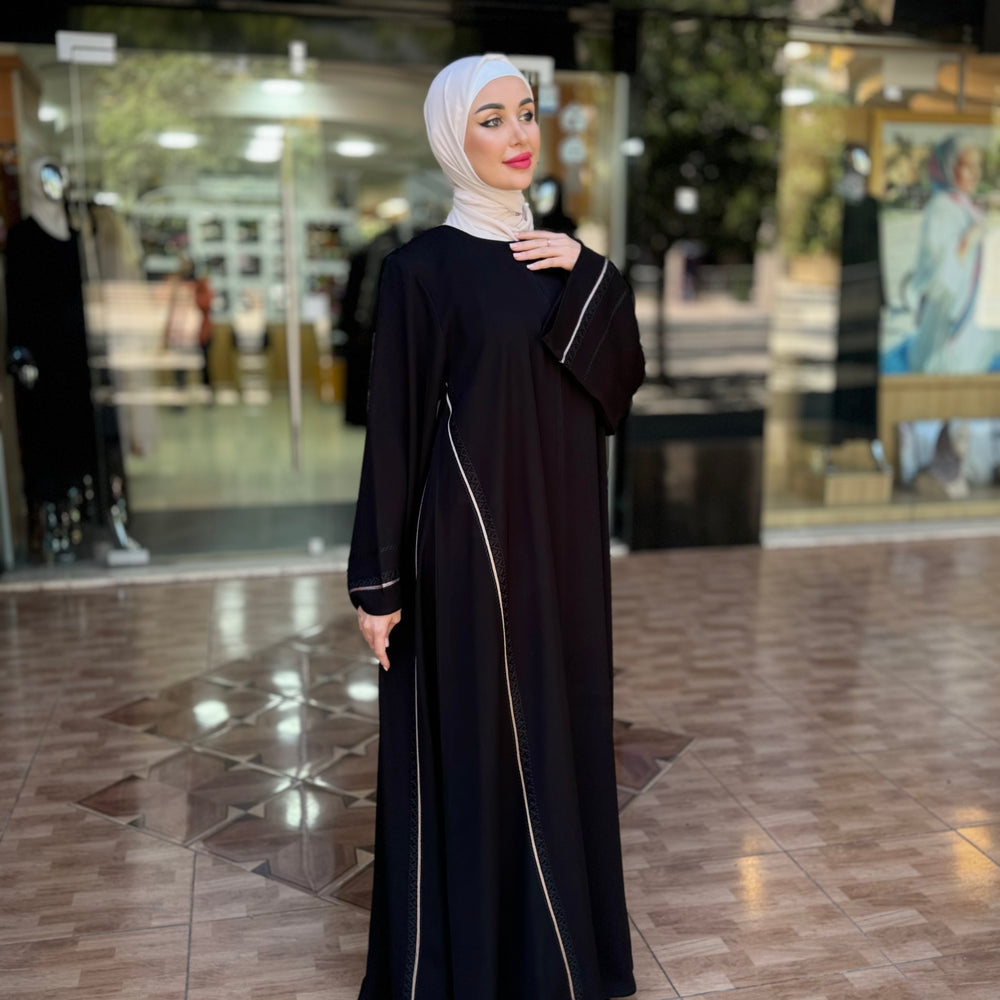 
                      
                        Embroidered Kuwaiti Abaya
                      
                    