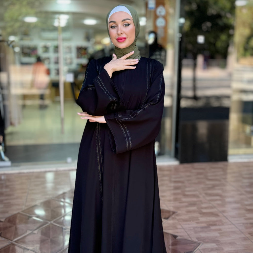 
                      
                        Distinctive Gulf Abaya
                      
                    