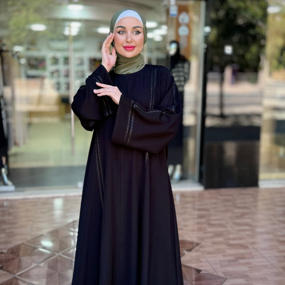 
                      
                        Distinctive Gulf Abaya
                      
                    