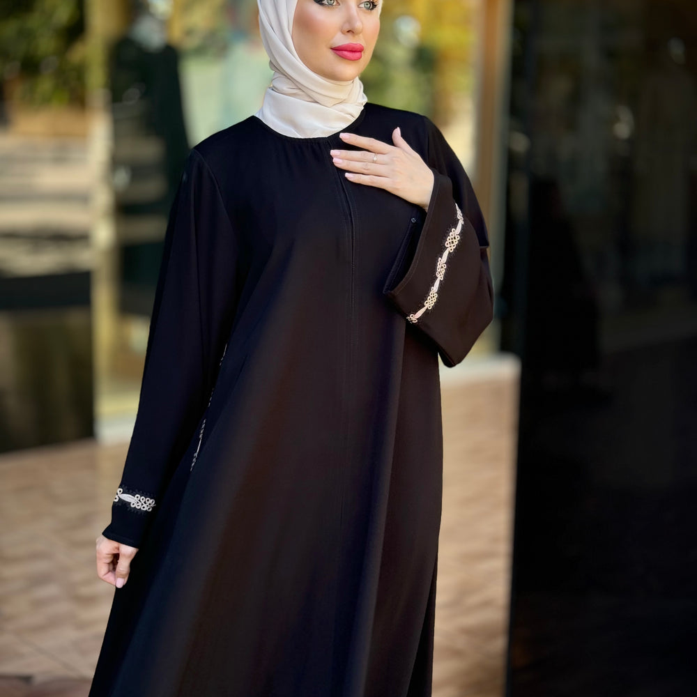 
                      
                        Elegant Gulf Abaya
                      
                    