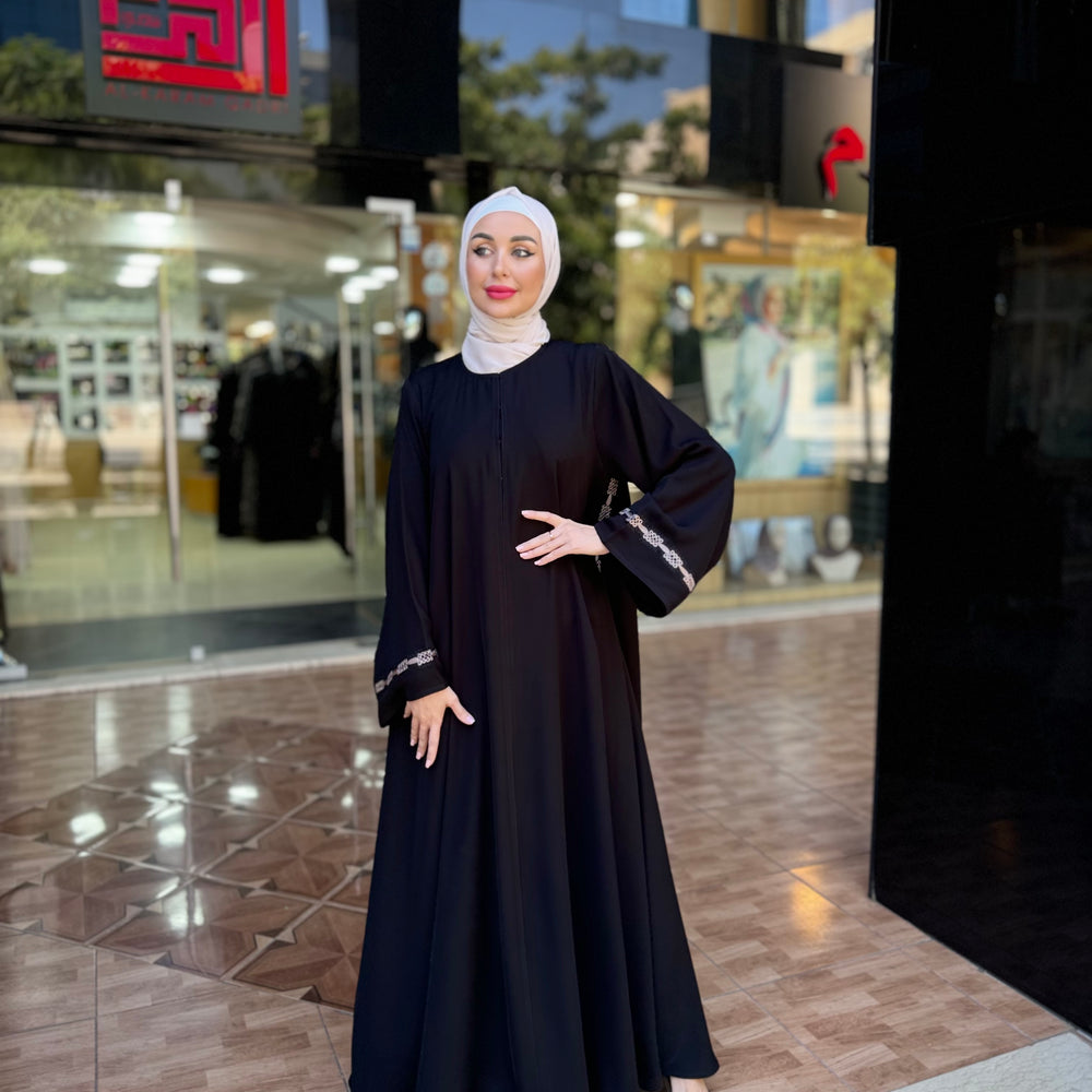 
                      
                        Elegant Gulf Abaya
                      
                    