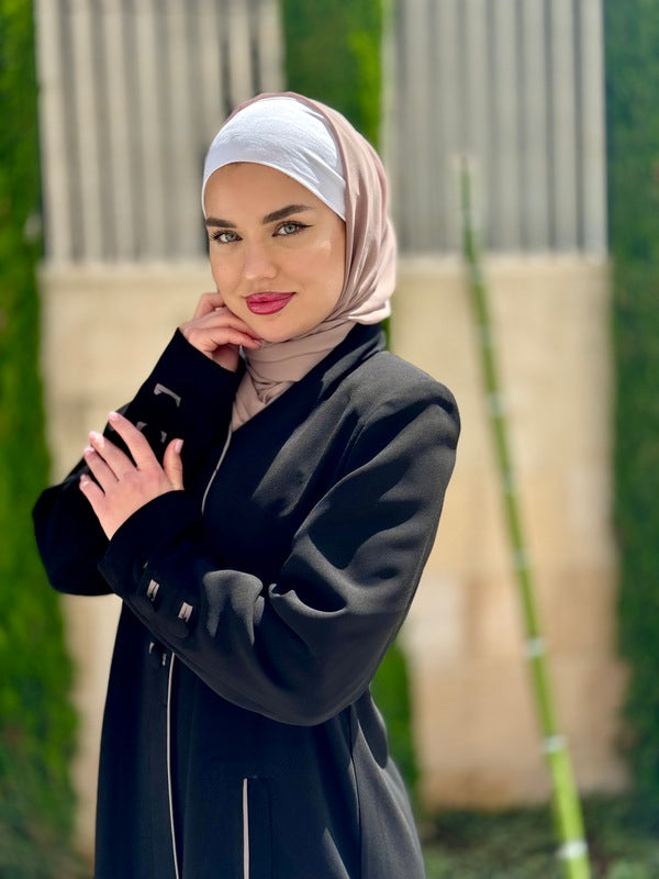 
                      
                        Modern and Elegant Jilbab
                      
                    