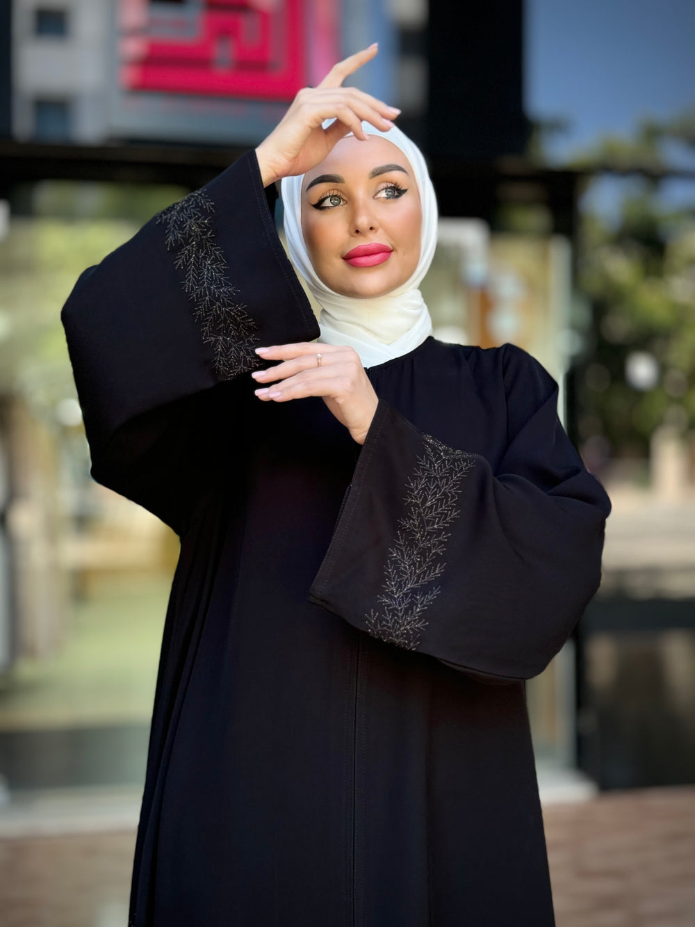 Stylish And Modern Gulf Abaya