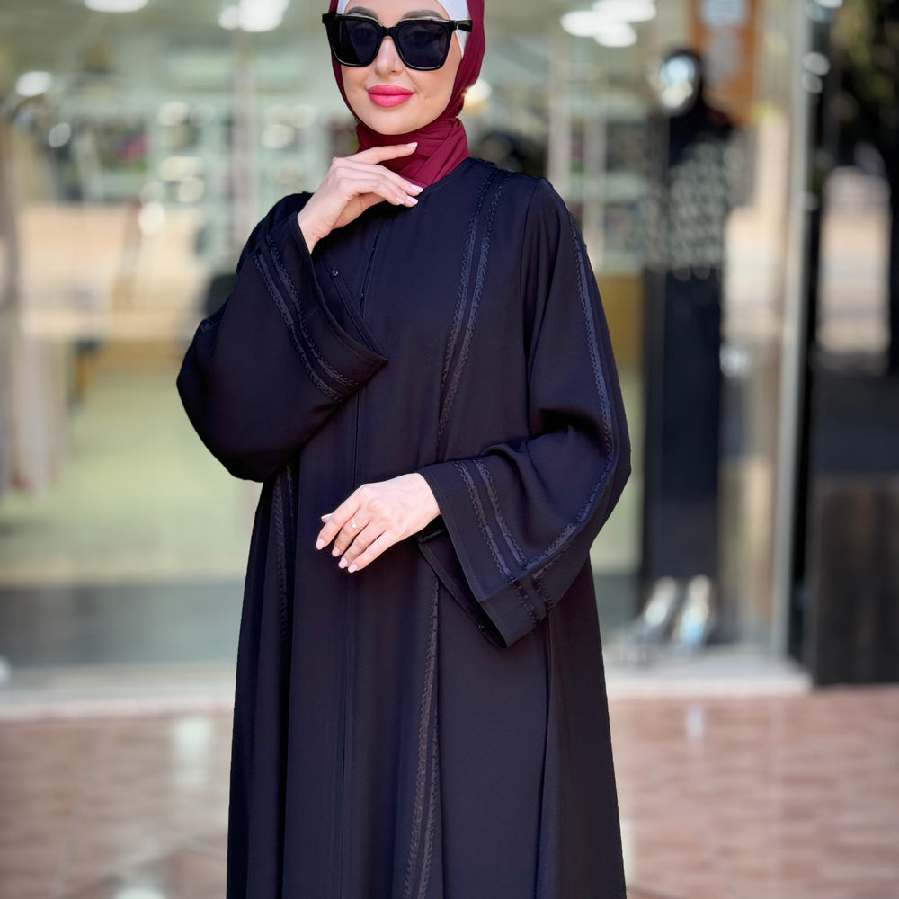 
                      
                        Distinctive Gulf Abaya
                      
                    