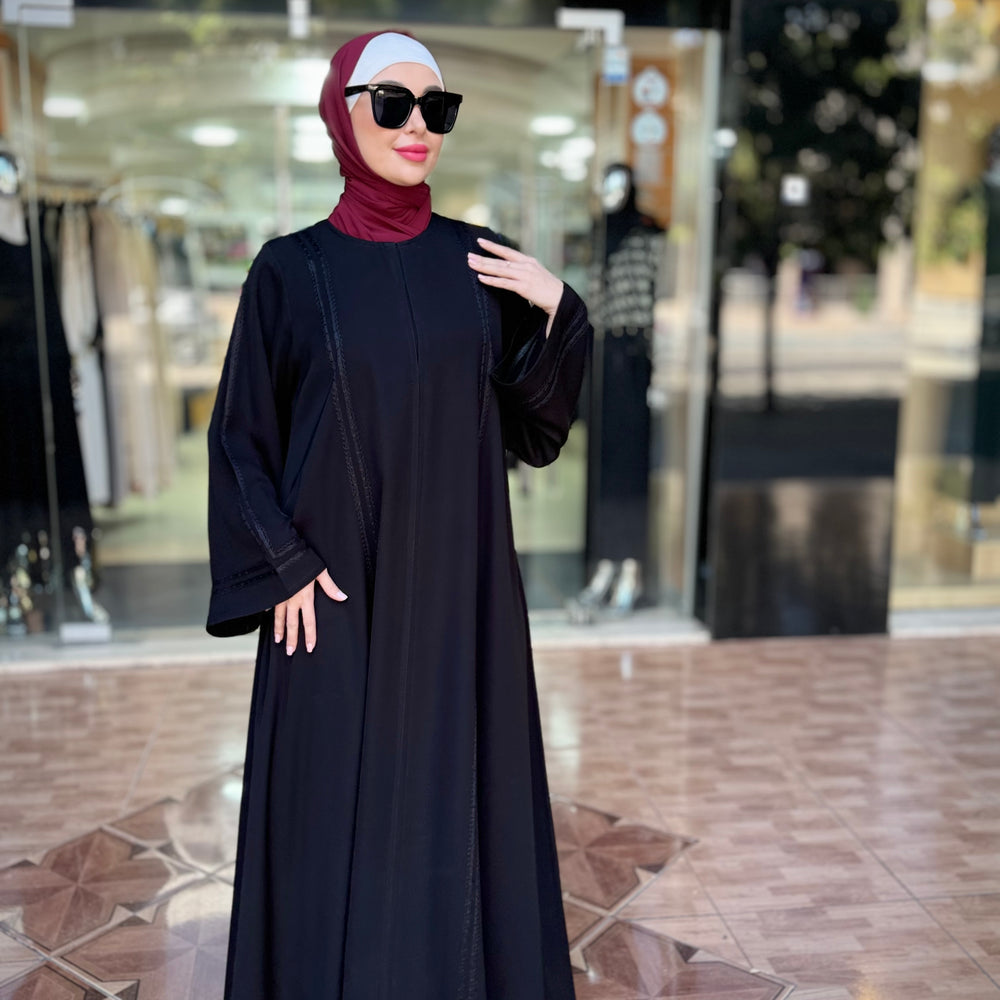 
                      
                        Distinctive Gulf Abaya
                      
                    