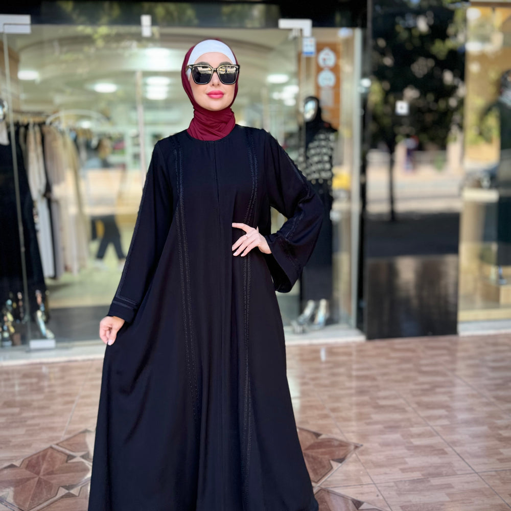 
                      
                        Distinctive Gulf Abaya
                      
                    