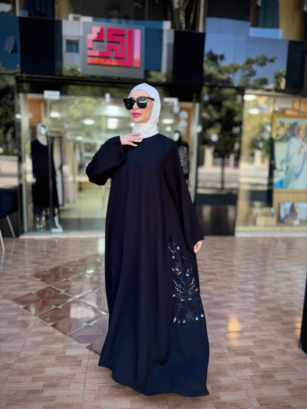 Kuwaiti Abaya , A Blend of Tradition and Modern Elegance