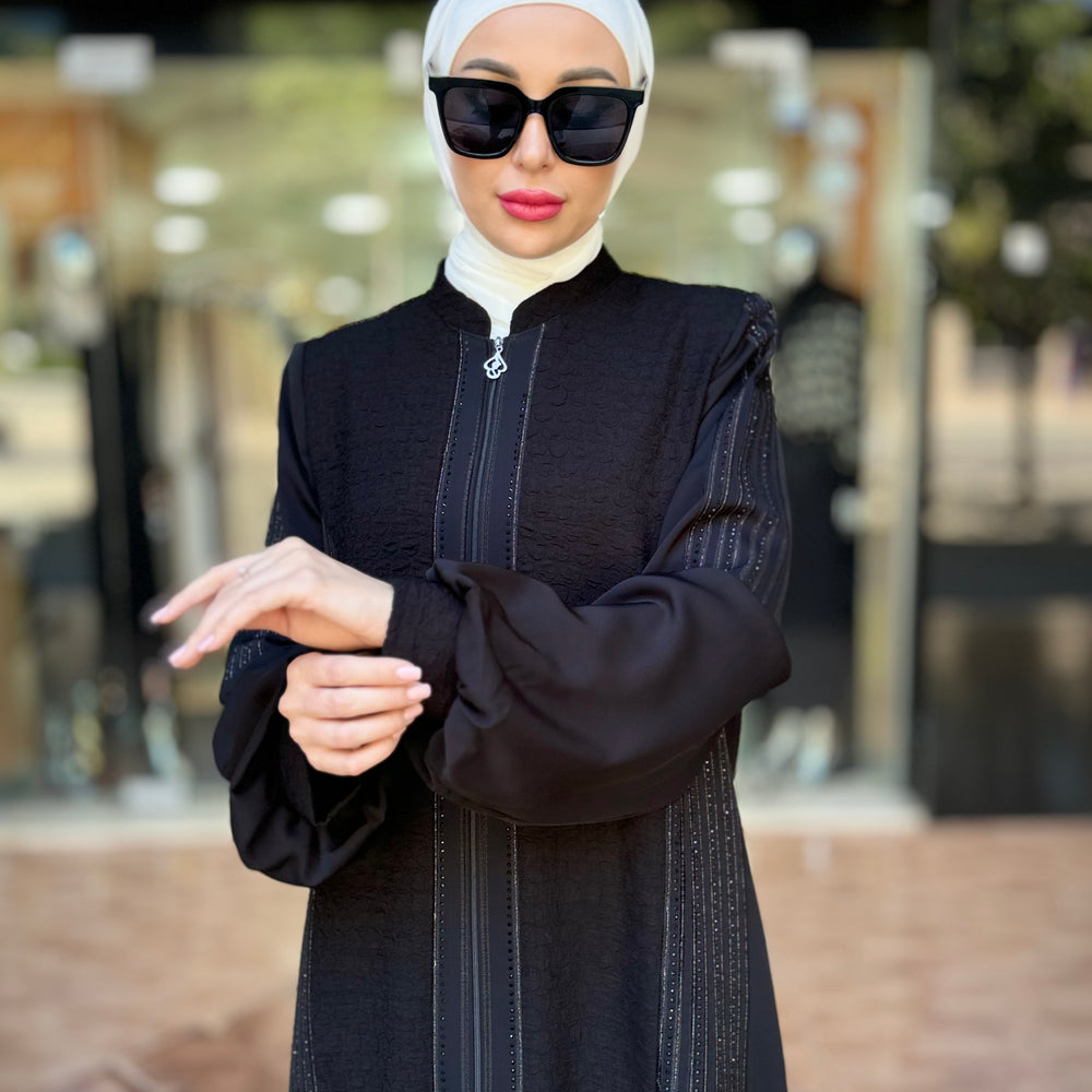 Elegant Abaya for a Unique Look