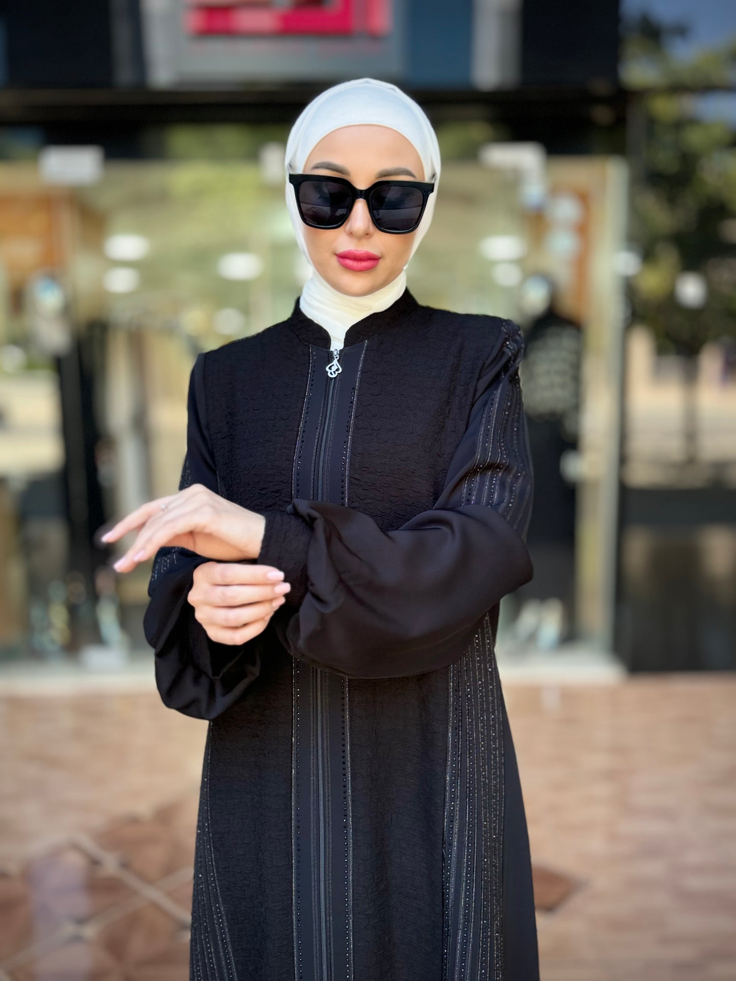 Elegant Abaya for a Unique Look