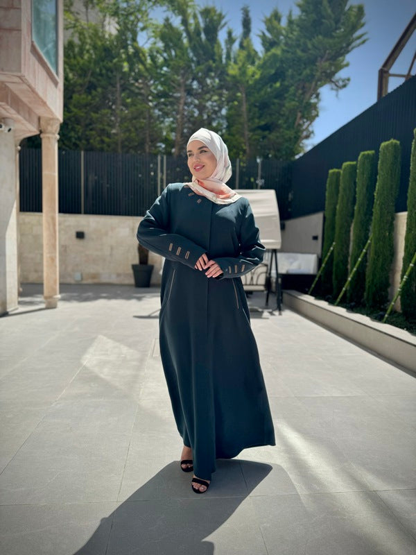 
                      
                        Distinctive and Elegant Jilbab
                      
                    