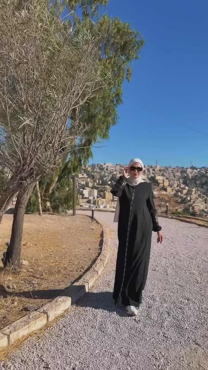 Chic daily abaya