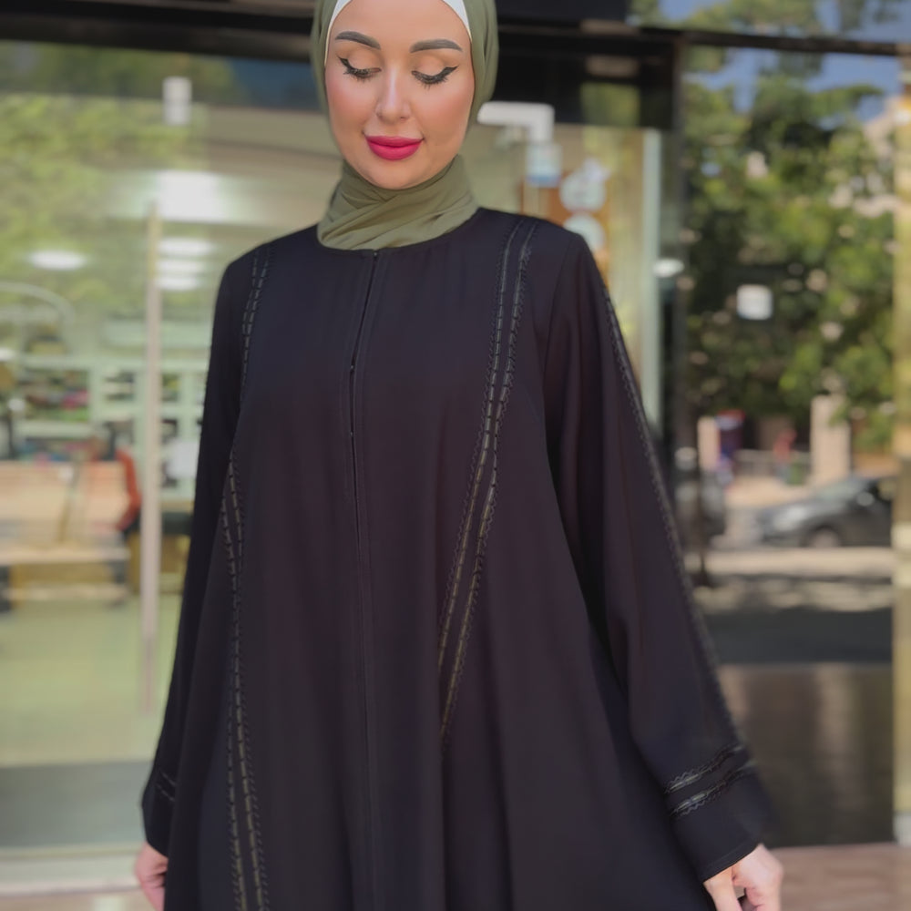 
                      
                        Load and play video in Gallery viewer, Distinctive Gulf Abaya
                      
                    