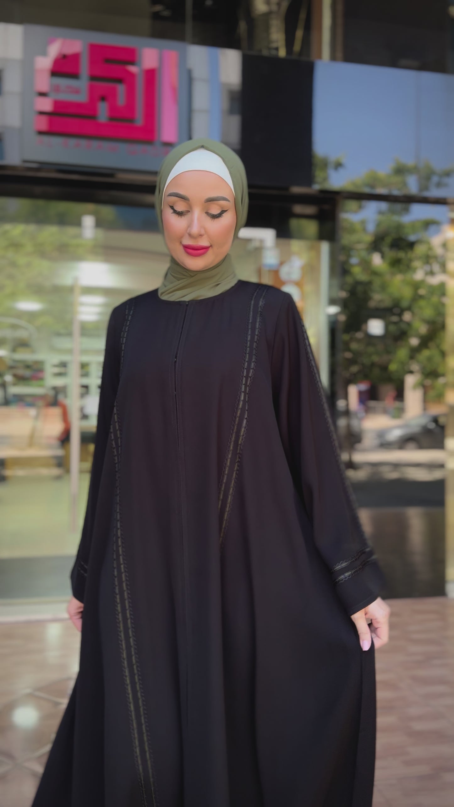 Distinctive Gulf Abaya