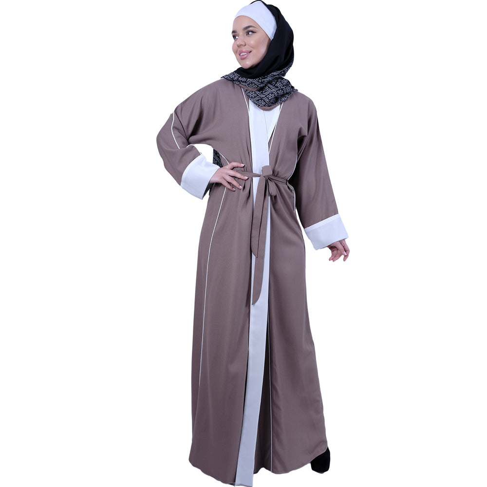 
                  
                    Colorful Kuwaiti abaya
                  
                
